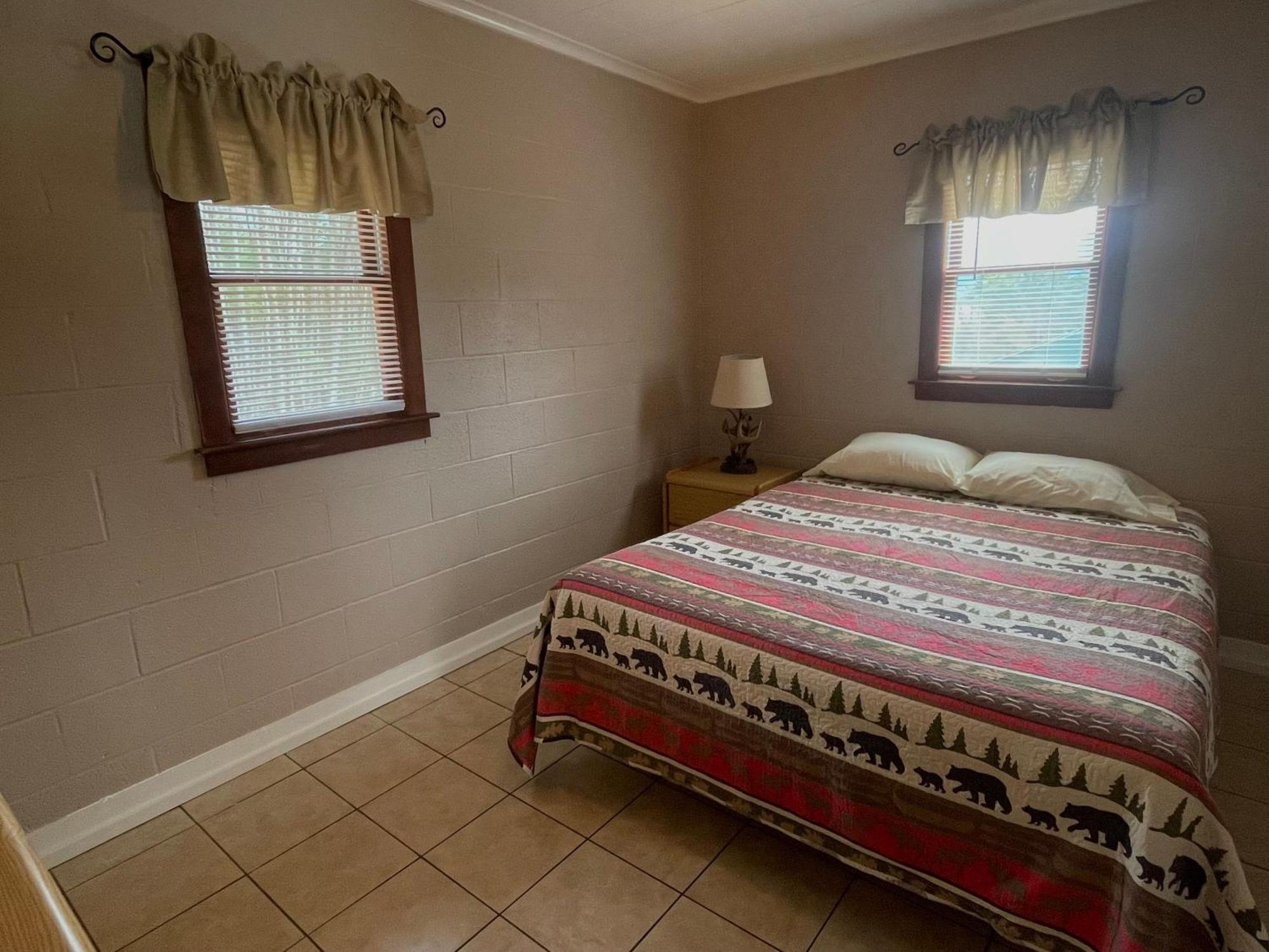 Hill View Motel And Cottages بحيرة جورج المظهر الخارجي الصورة