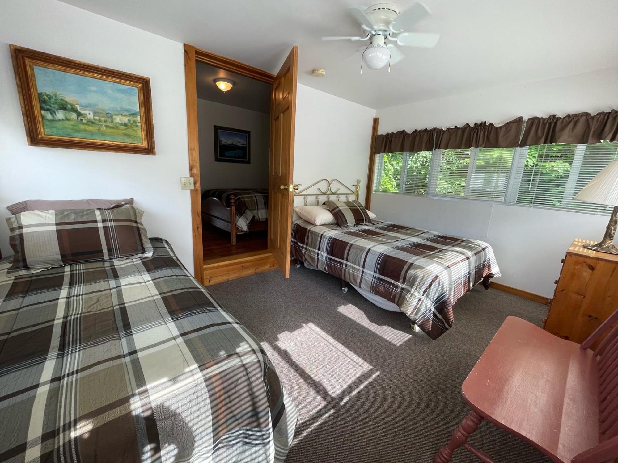 Hill View Motel And Cottages بحيرة جورج الغرفة الصورة